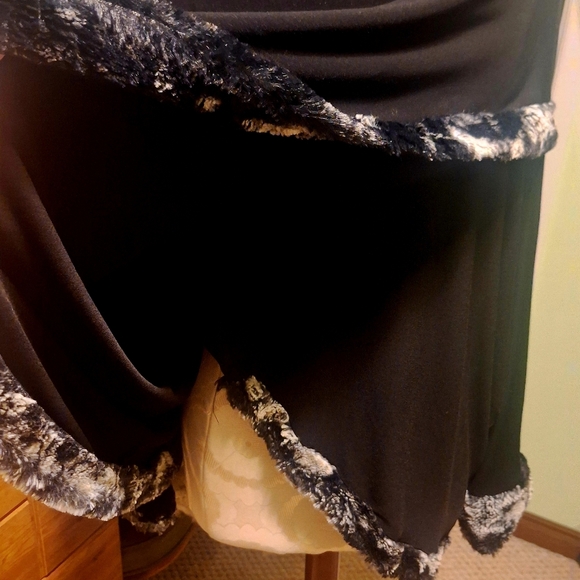 LAST Chance Joseph Ribkoff Black and Gray Faux Fur Trim Top - Picture 6 of 15